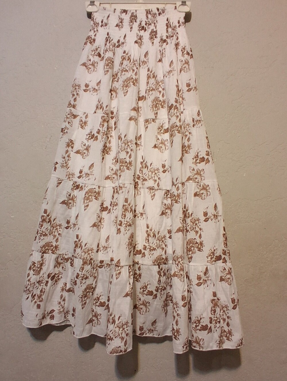 J GEE Floral Tiered Maxi Skirt SzM White/Brown Pull On Gypsy Festival Summer